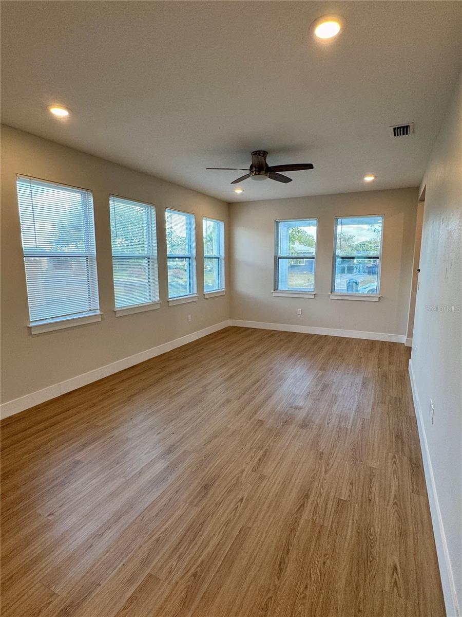 Image 7 of 15 For 1516 59th Street N