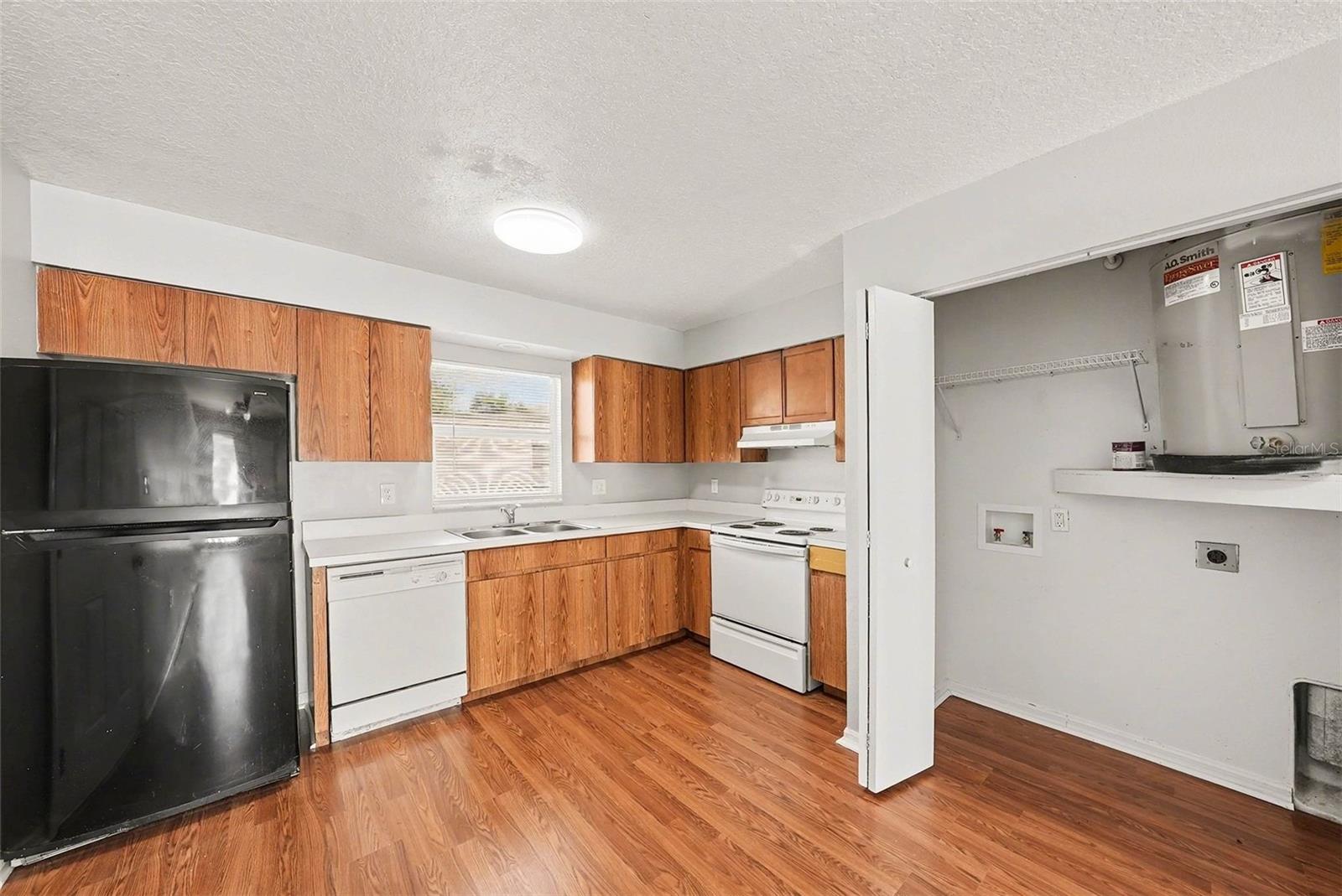 Image 7 of 15 For 3605 Temple Street