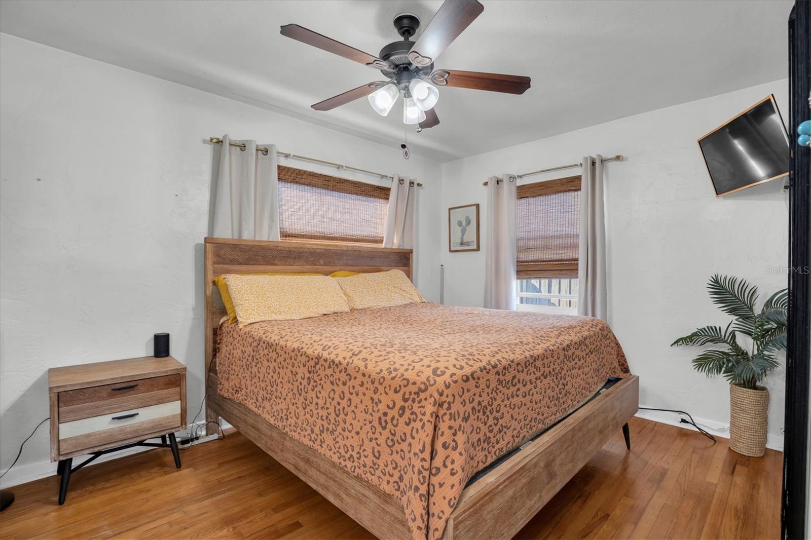 Image 11 of 30 For 4929 36th Avenue N