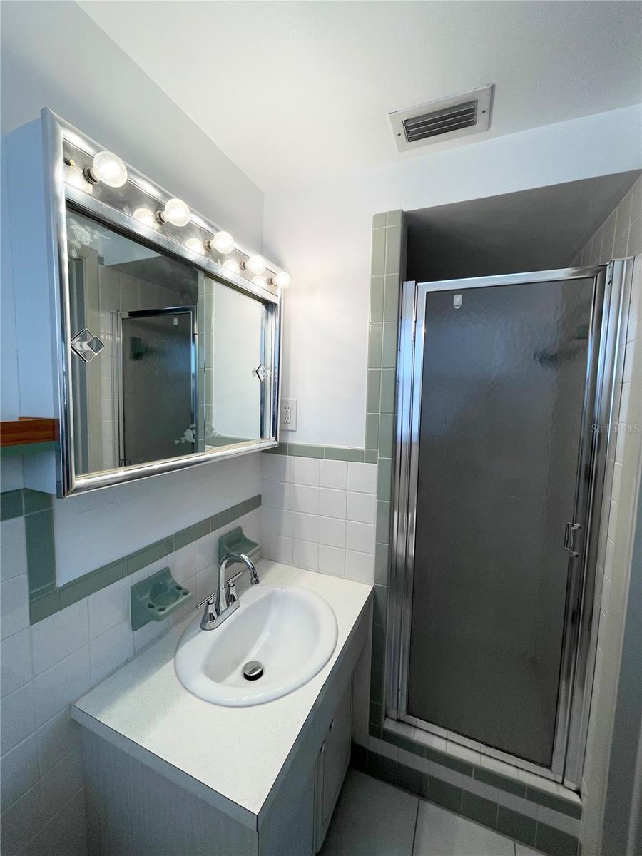 Image 18 of 28 For 10120 Willow Drive