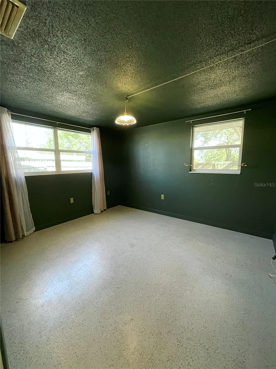 Image 19 of 28 For 10120 Willow Drive