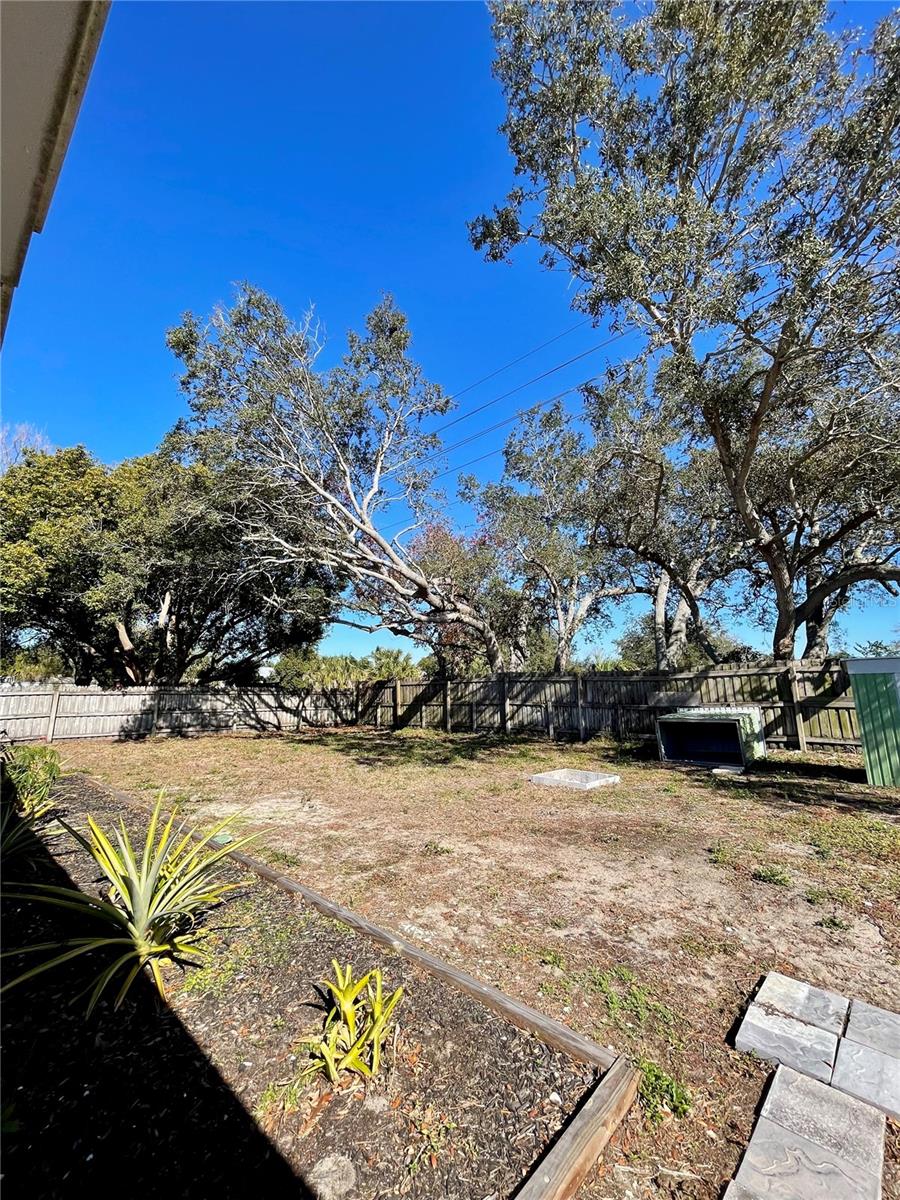 Image 27 of 28 For 10120 Willow Drive