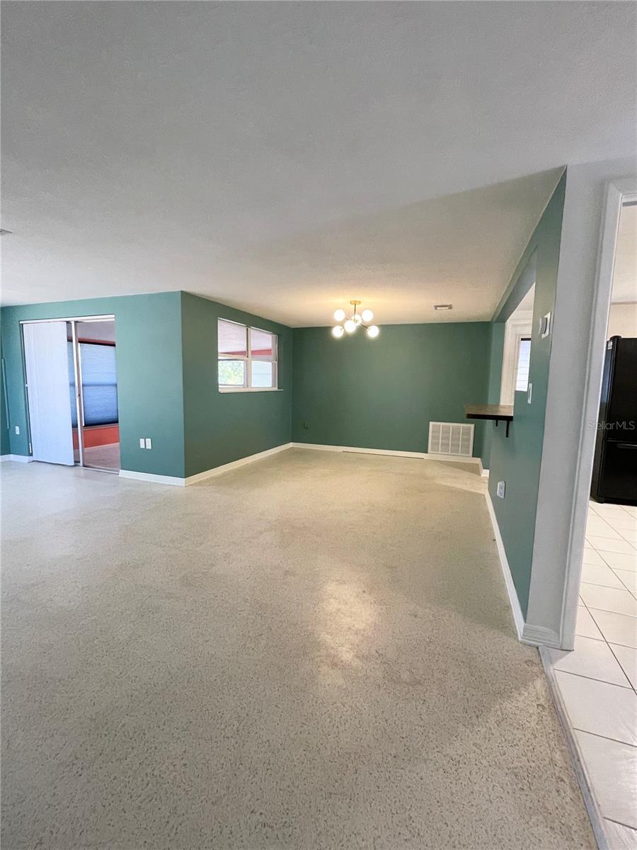 Image 5 of 28 For 10120 Willow Drive