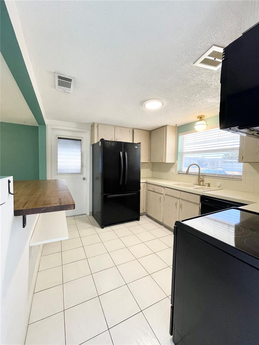 Image 6 of 28 For 10120 Willow Drive