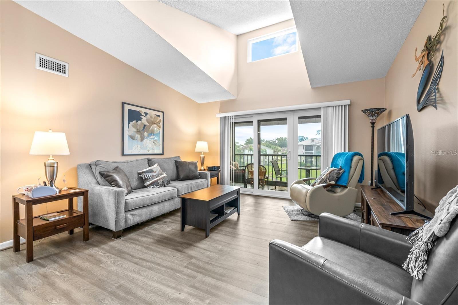 Image 18 of 35 For 1871 Pine Ridge Way W H3