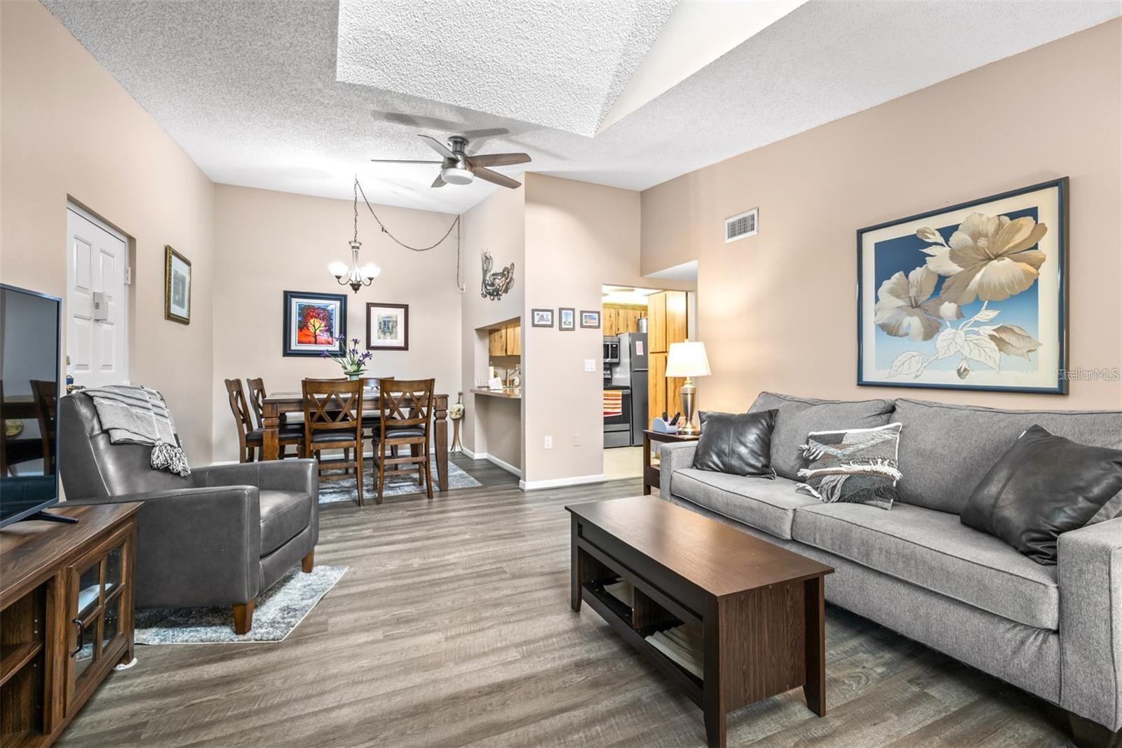 Image 20 of 35 For 1871 Pine Ridge Way W H3