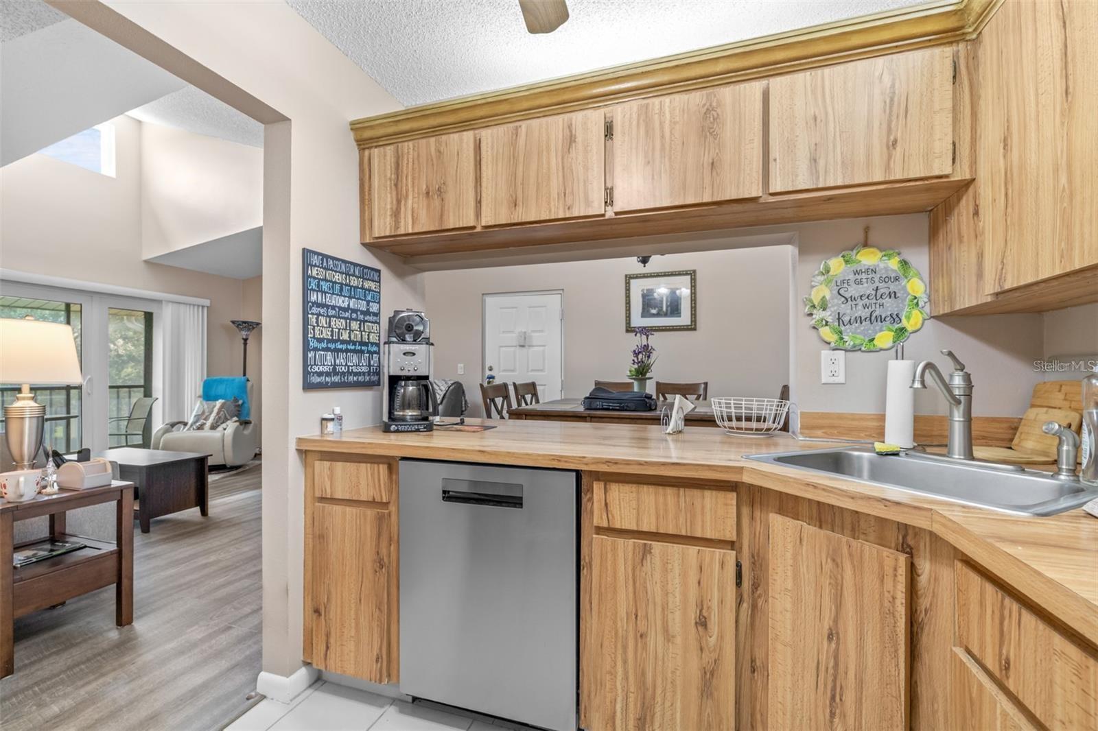 Image 6 of 35 For 1871 Pine Ridge Way W H3