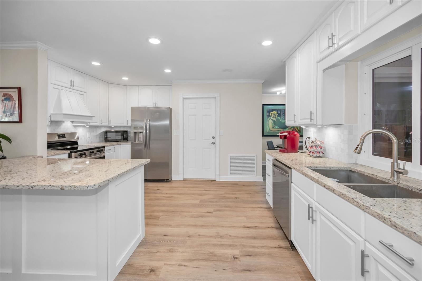 Image 10 of 42 For 1137 Lanyard Street