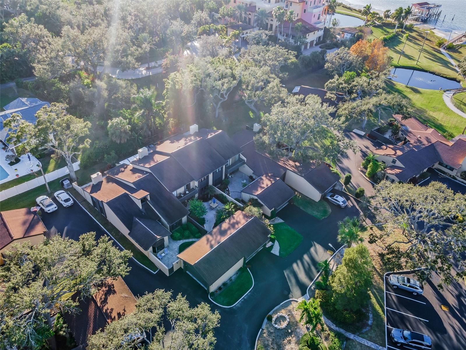 Image 10 of 100 For 13300 Indian Rocks Road 101