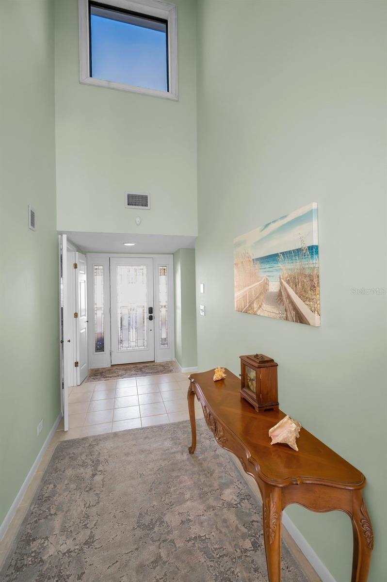 Image 14 of 100 For 13300 Indian Rocks Road 101