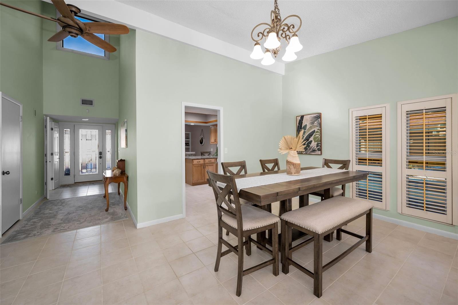 Image 20 of 100 For 13300 Indian Rocks Road 101