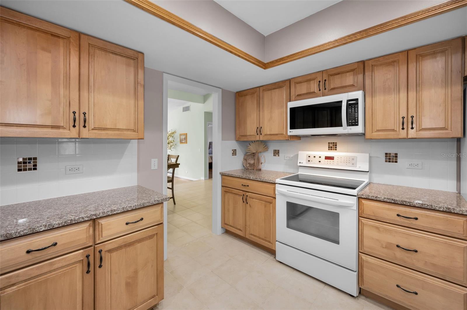 Image 26 of 100 For 13300 Indian Rocks Road 101