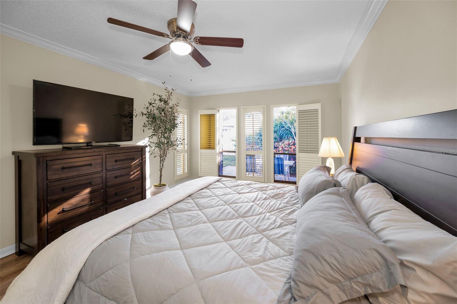 Image 36 of 100 For 13300 Indian Rocks Road 101