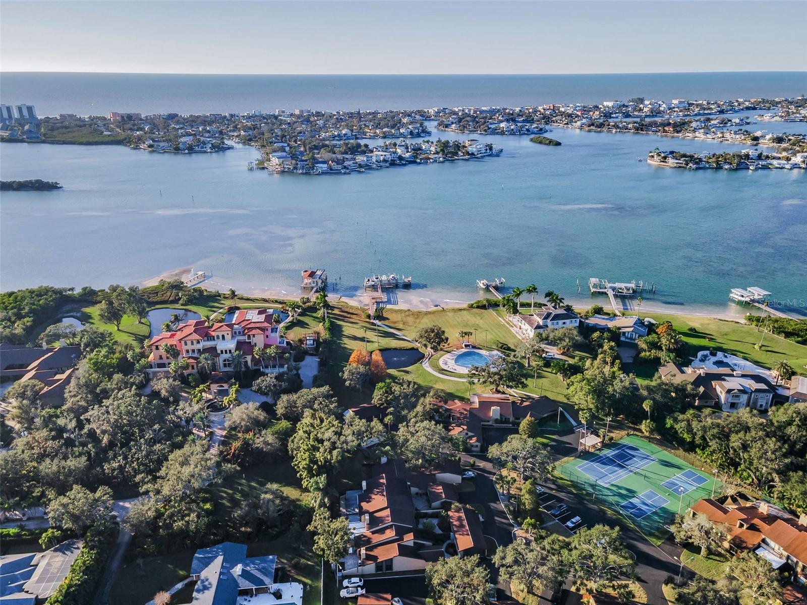 Image 4 of 100 For 13300 Indian Rocks Road 101