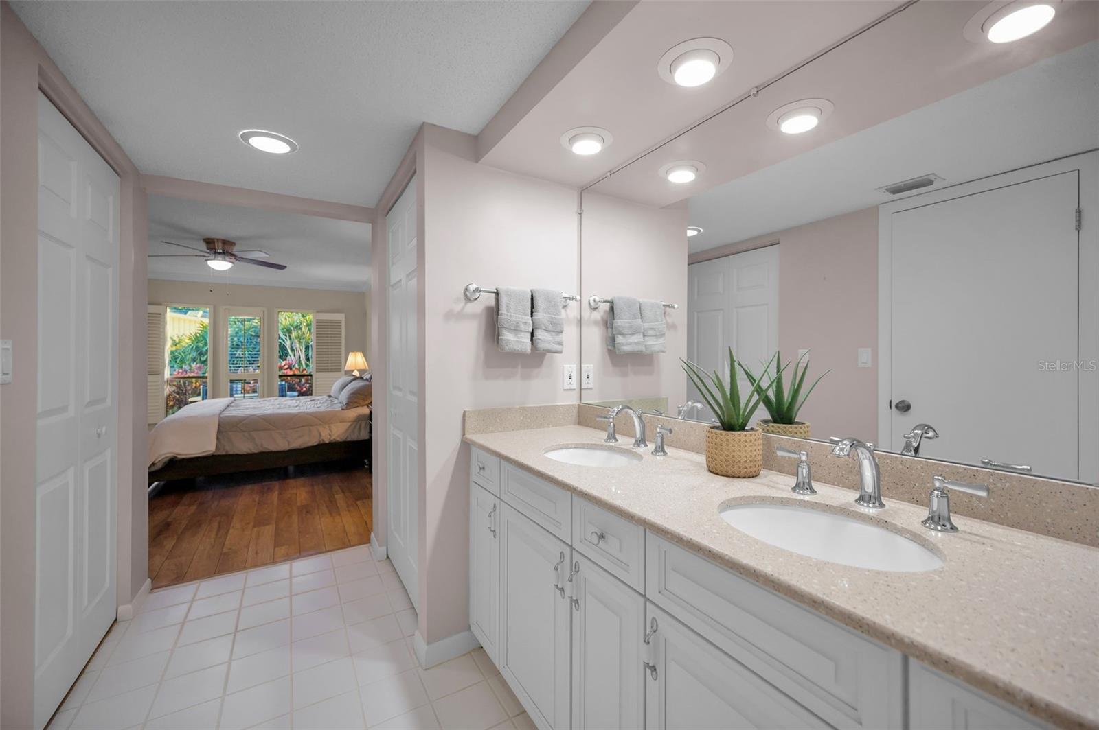 Image 42 of 100 For 13300 Indian Rocks Road 101