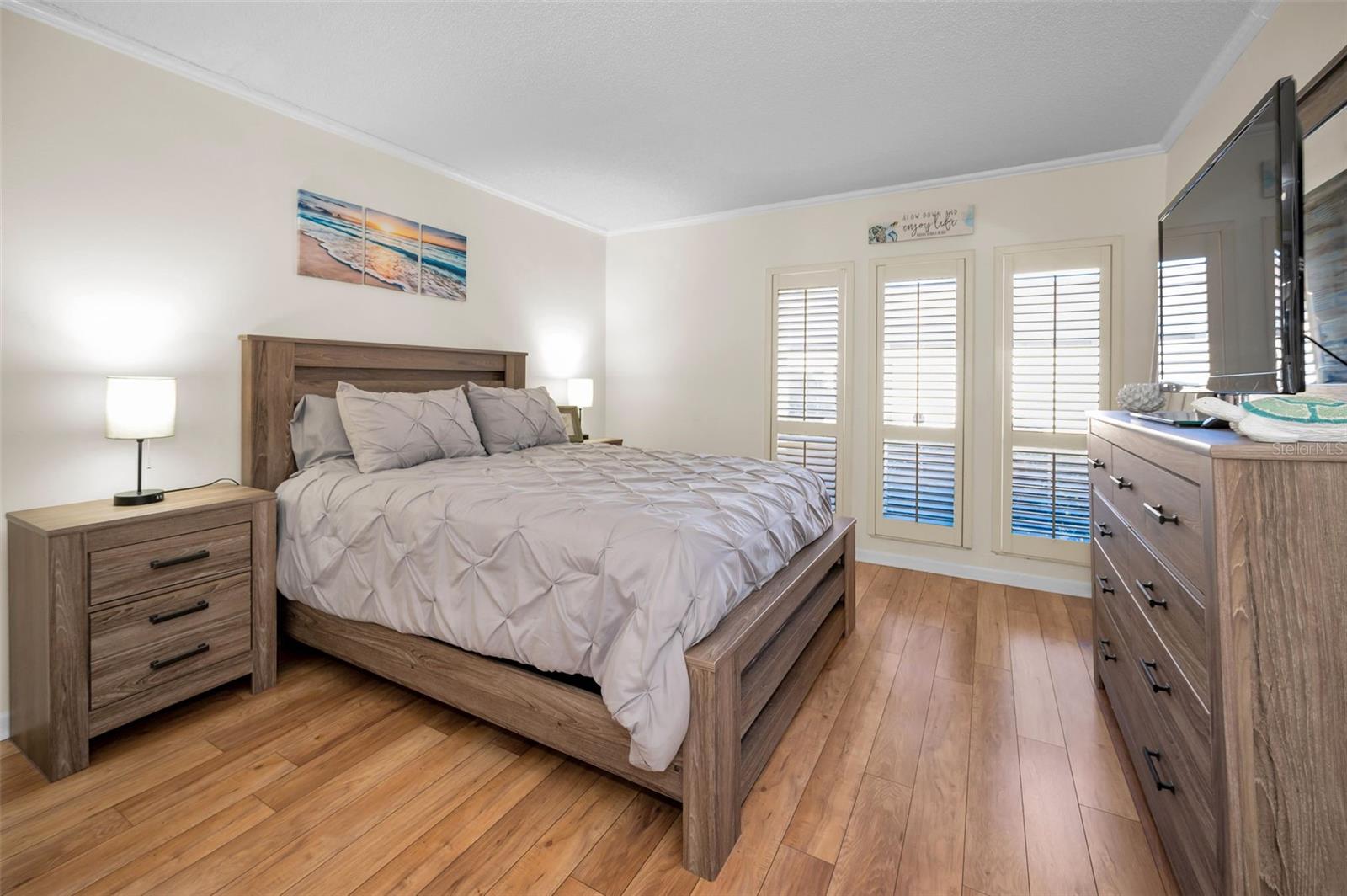 Image 44 of 100 For 13300 Indian Rocks Road 101