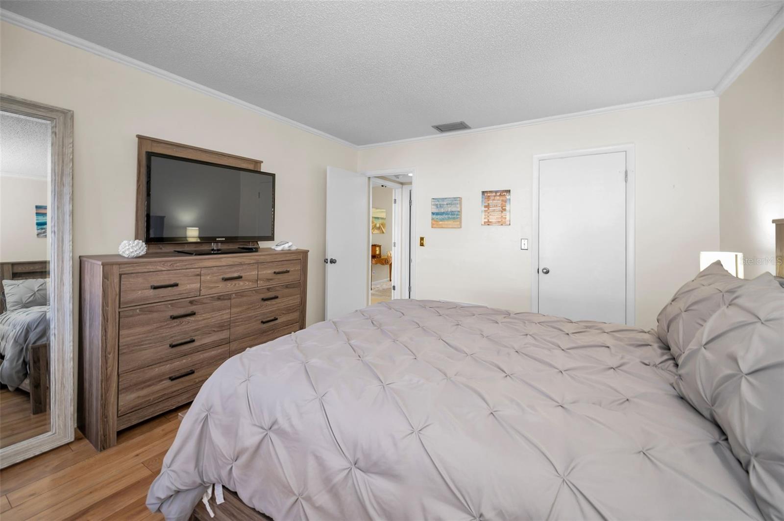 Image 45 of 100 For 13300 Indian Rocks Road 101