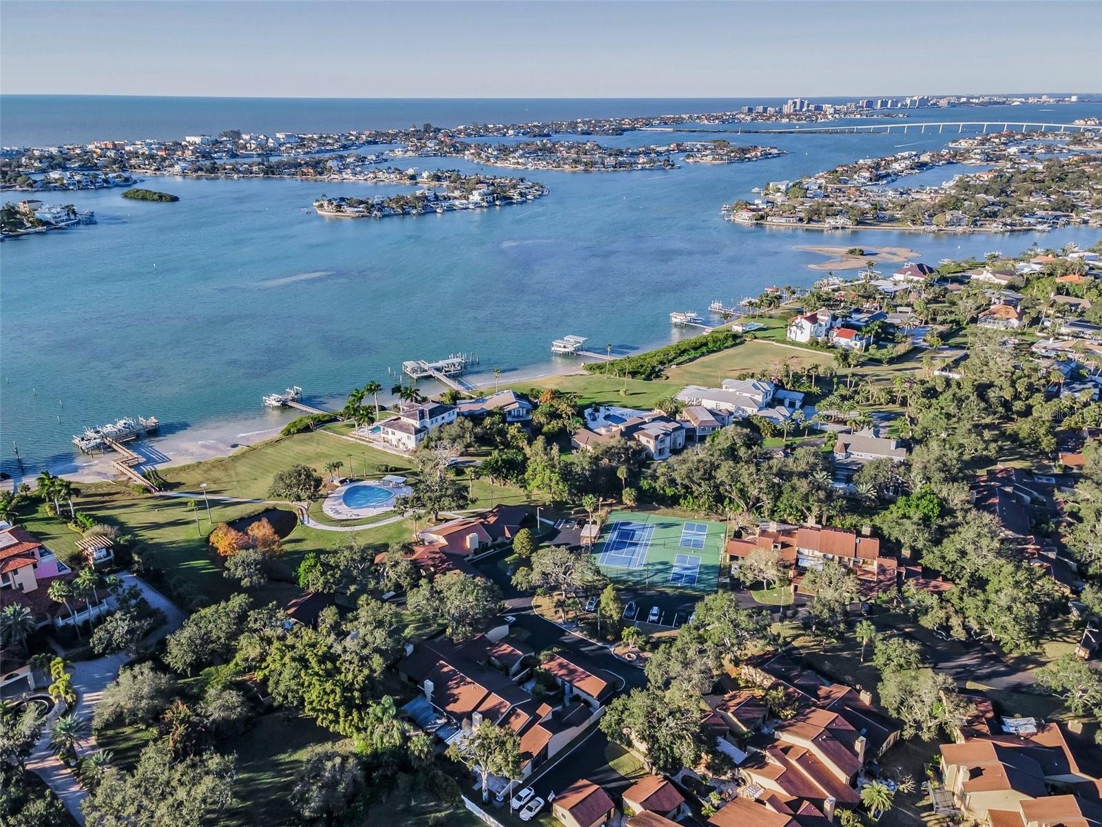 Image 47 of 100 For 13300 Indian Rocks Road 101