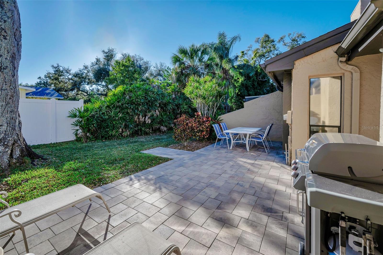 Image 50 of 100 For 13300 Indian Rocks Road 101