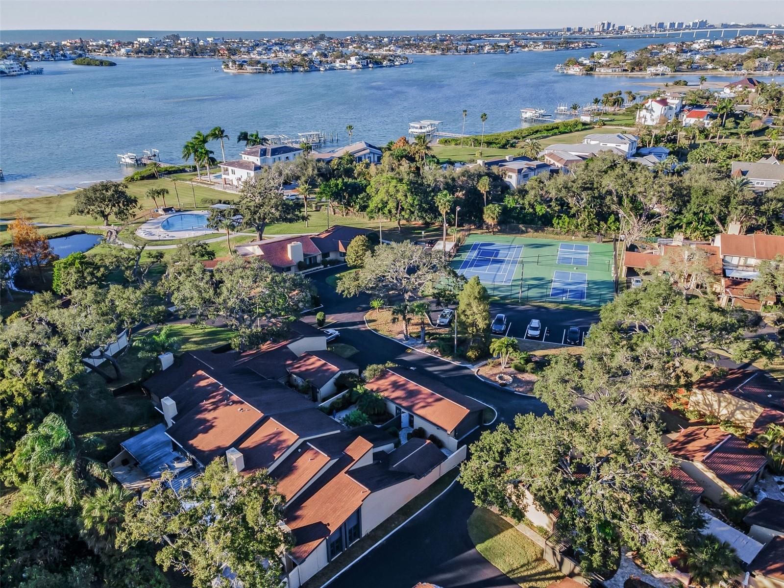 Image 6 of 100 For 13300 Indian Rocks Road 101