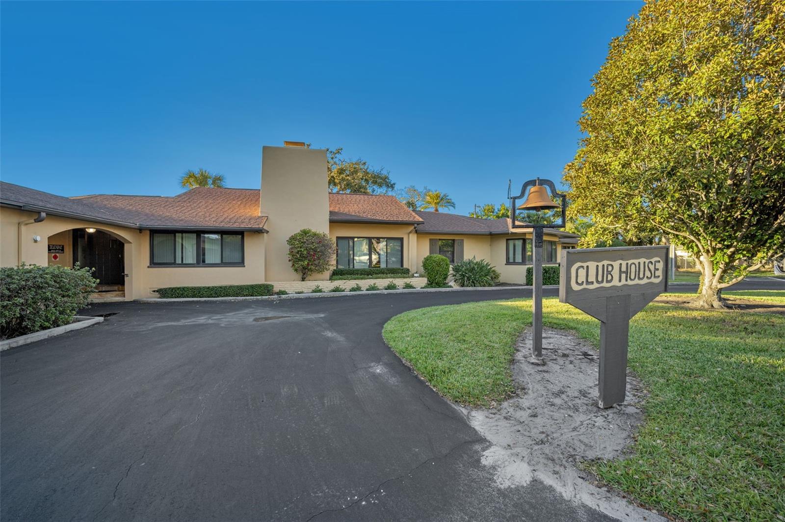 Image 60 of 100 For 13300 Indian Rocks Road 101