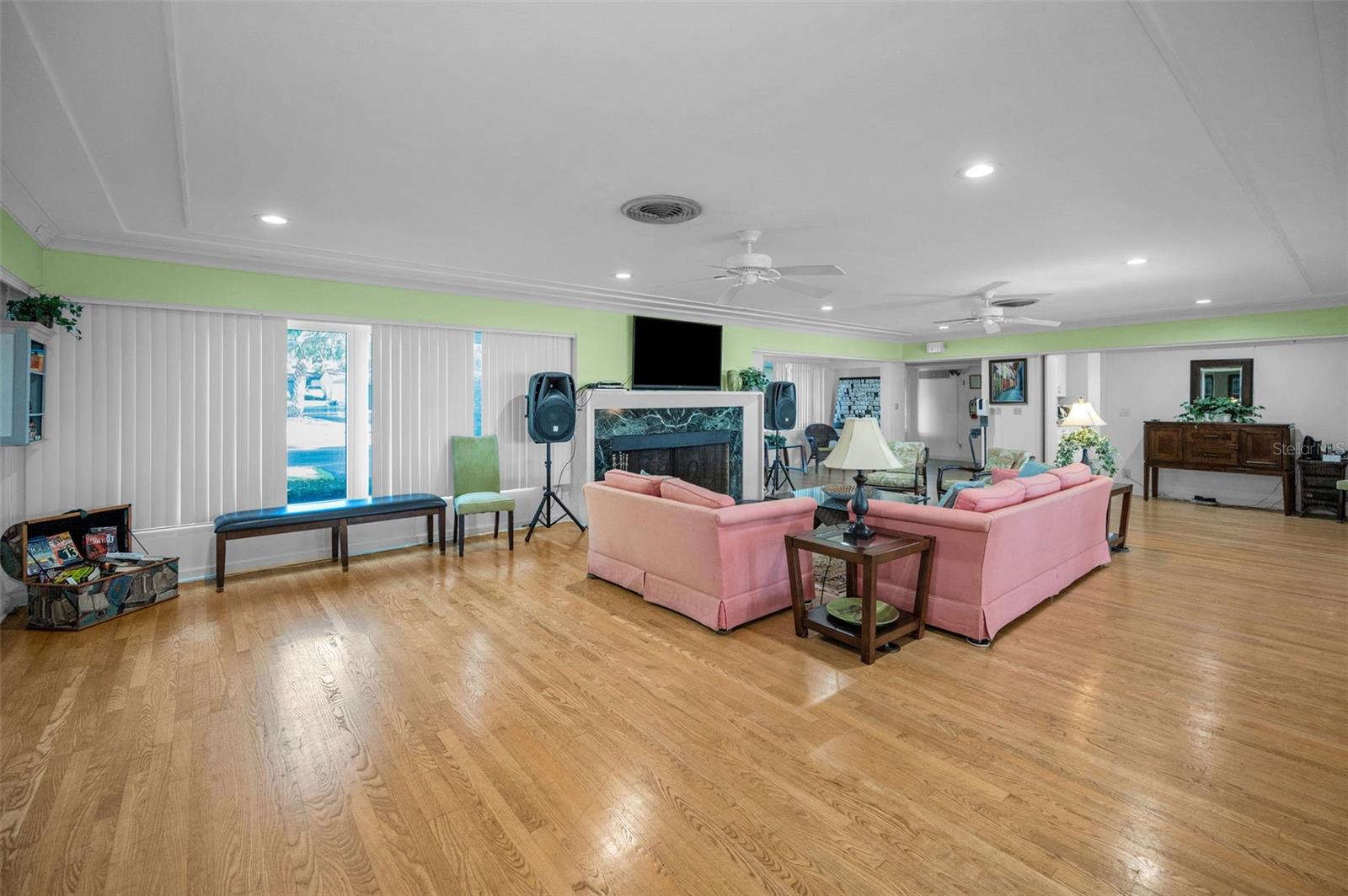 Image 61 of 100 For 13300 Indian Rocks Road 101