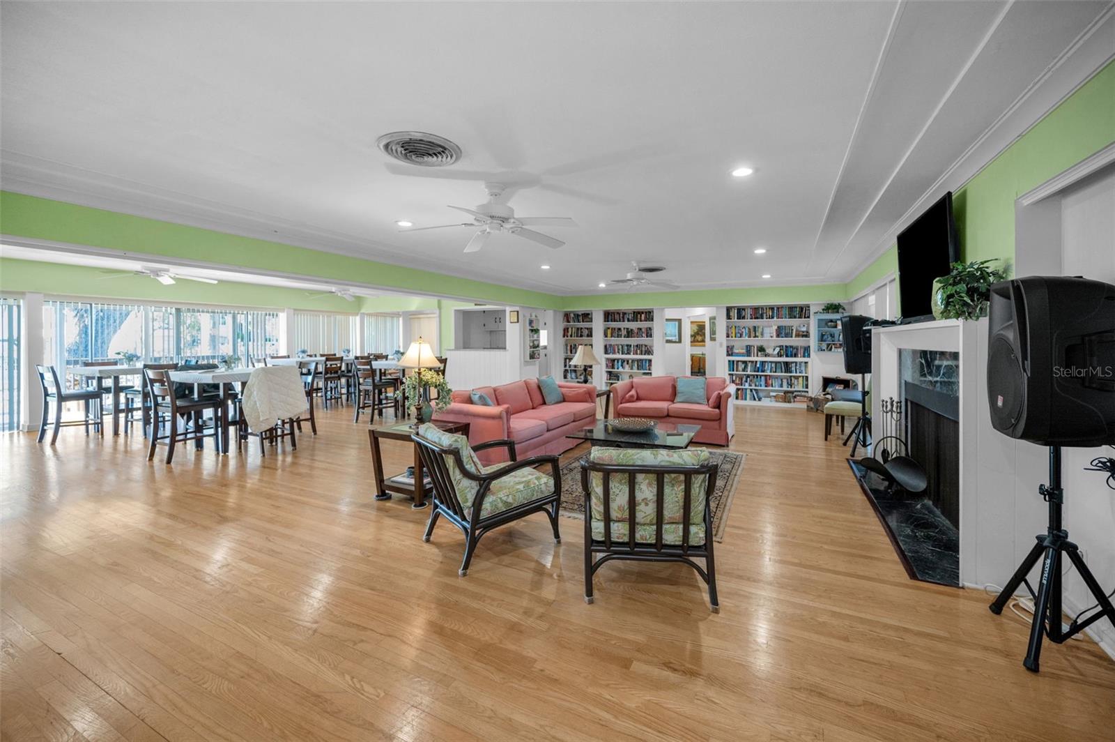 Image 63 of 100 For 13300 Indian Rocks Road 101