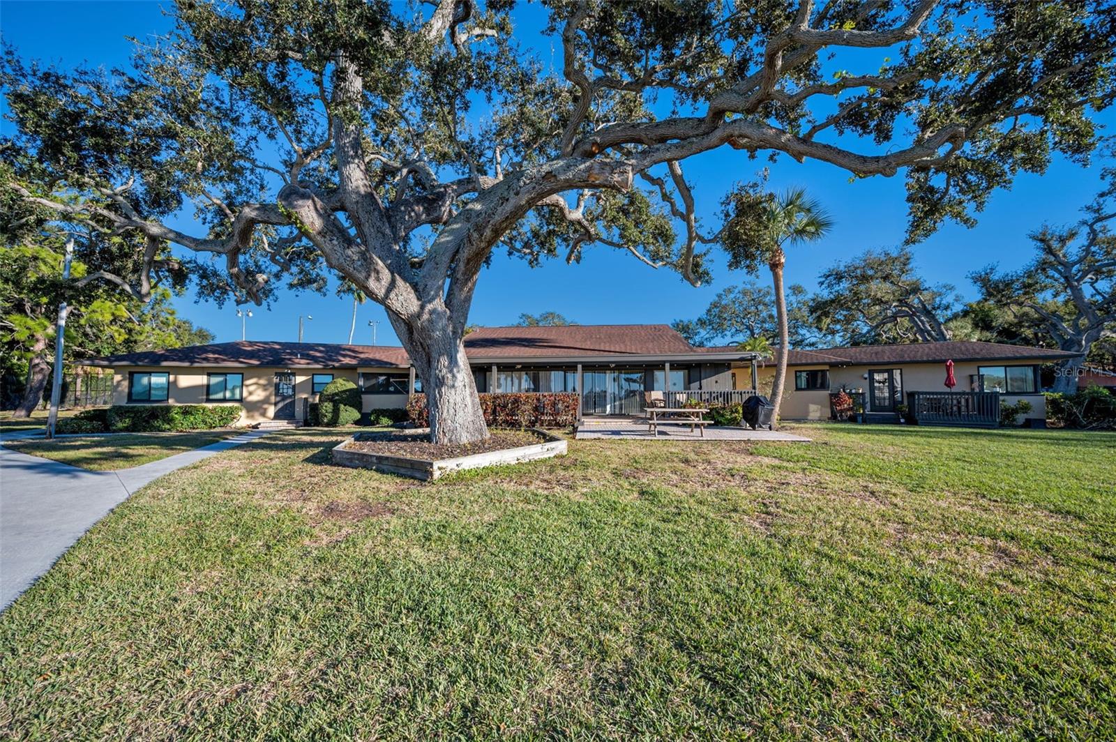 Image 71 of 100 For 13300 Indian Rocks Road 101