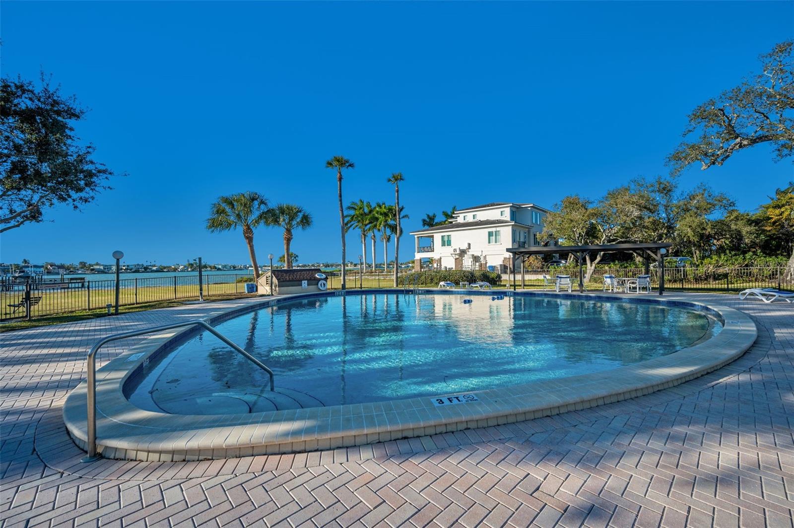 Image 76 of 100 For 13300 Indian Rocks Road 101