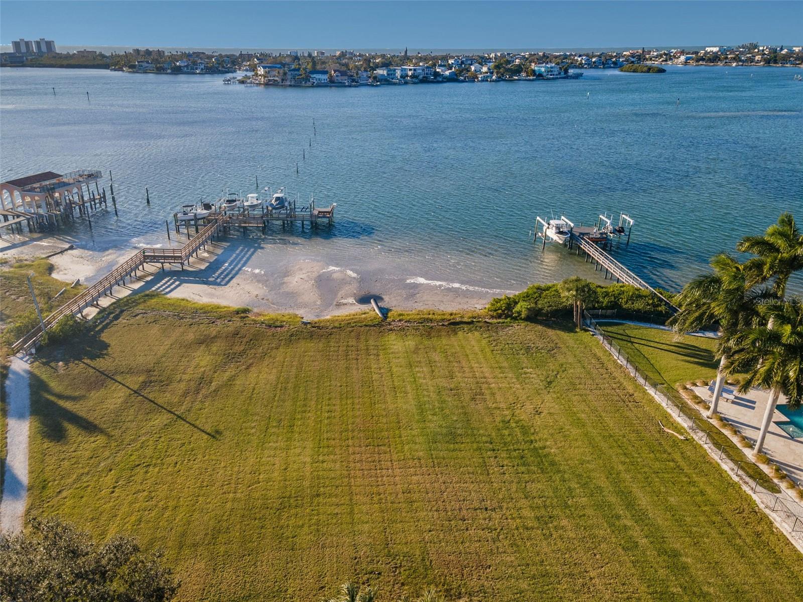 Image 84 of 100 For 13300 Indian Rocks Road 101