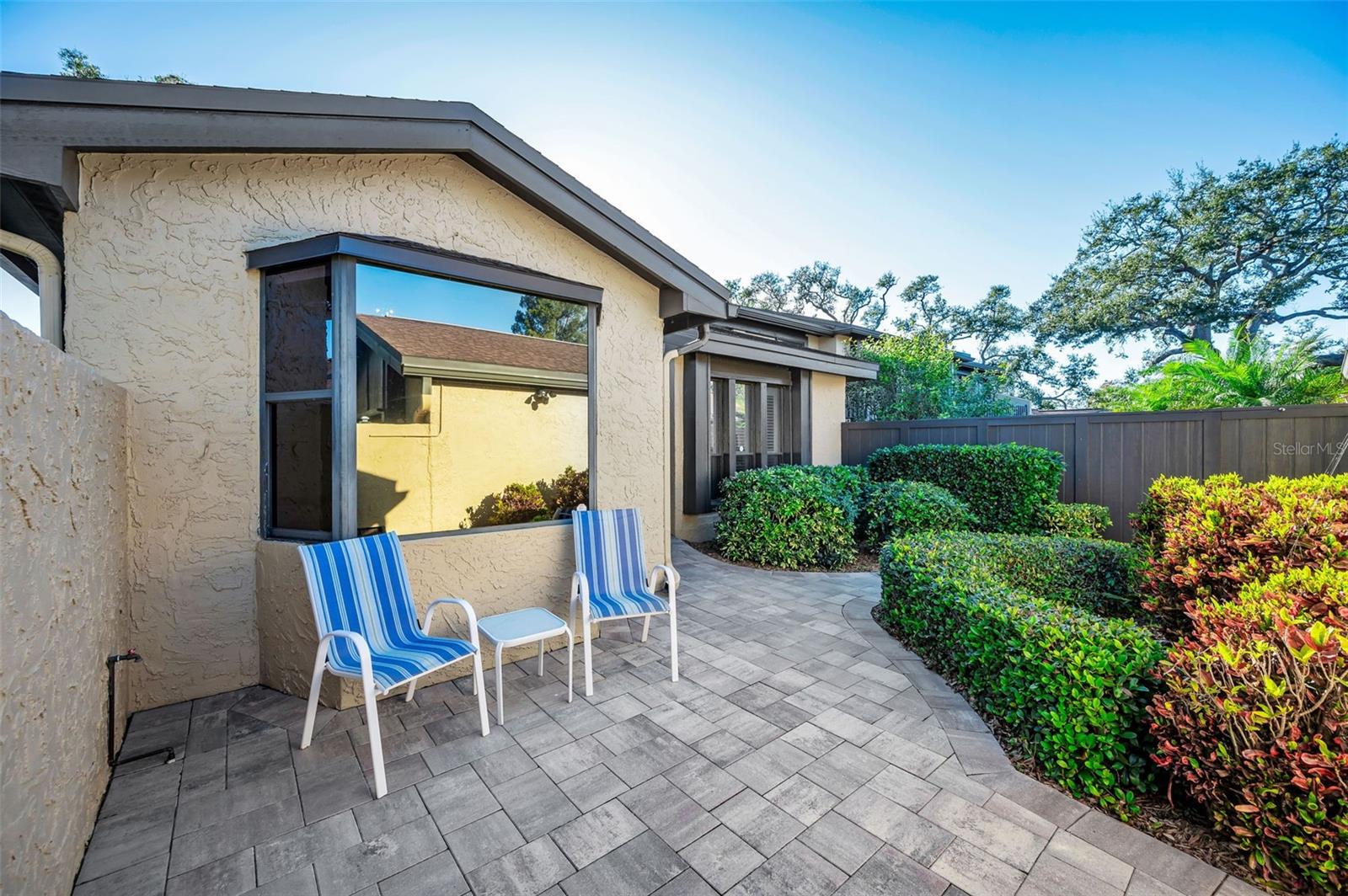 Image 9 of 100 For 13300 Indian Rocks Road 101