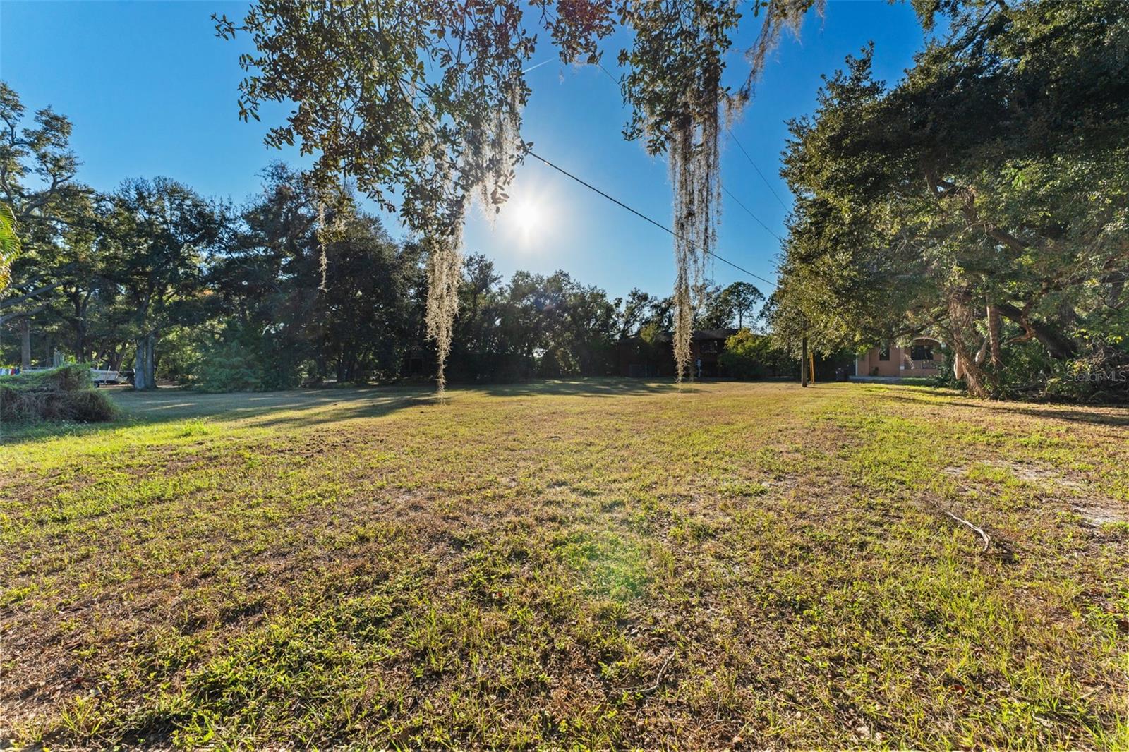 Listing photo id 2 for Manhattan Avenue S