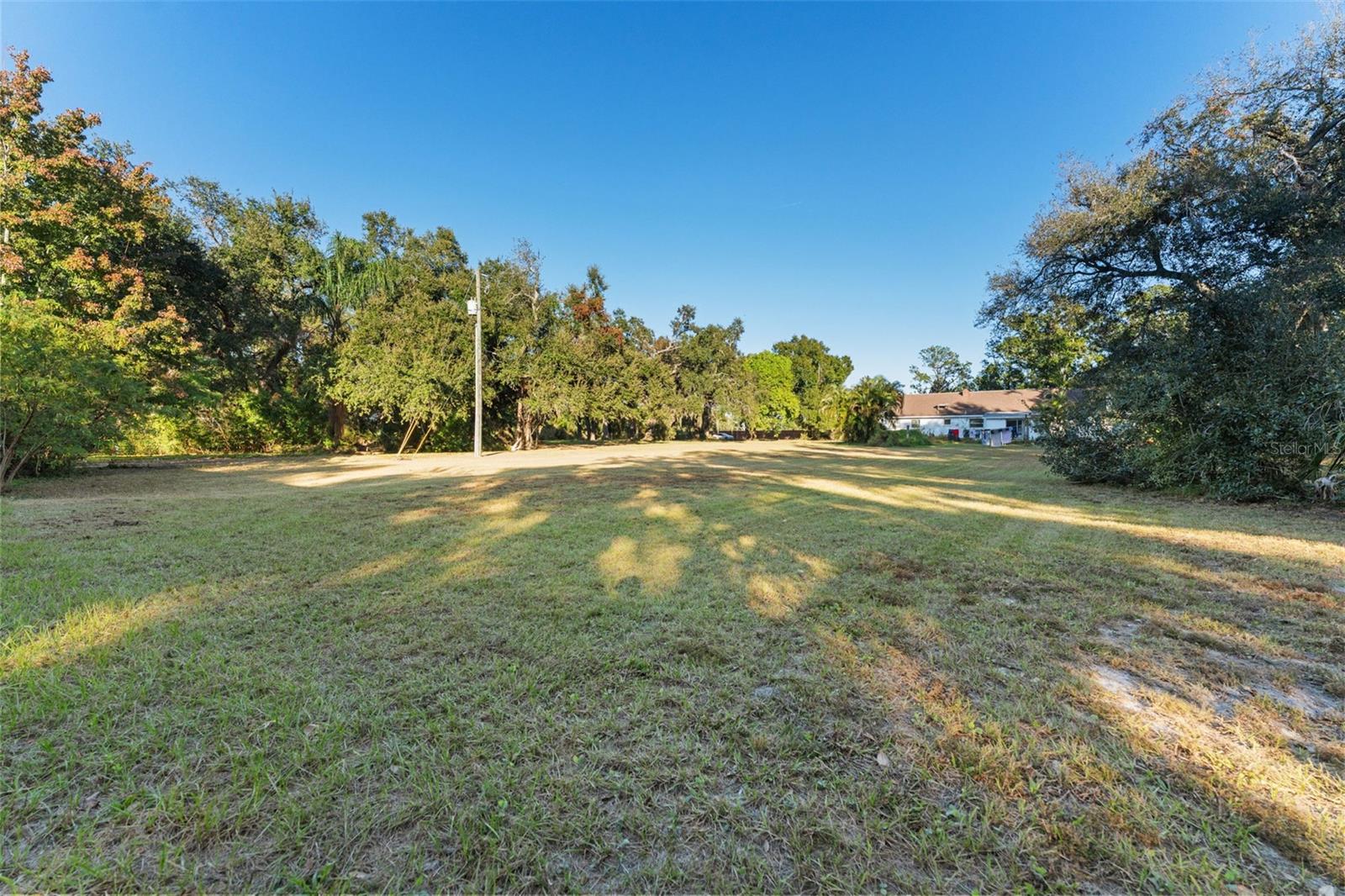 Listing photo id 5 for Manhattan Avenue S