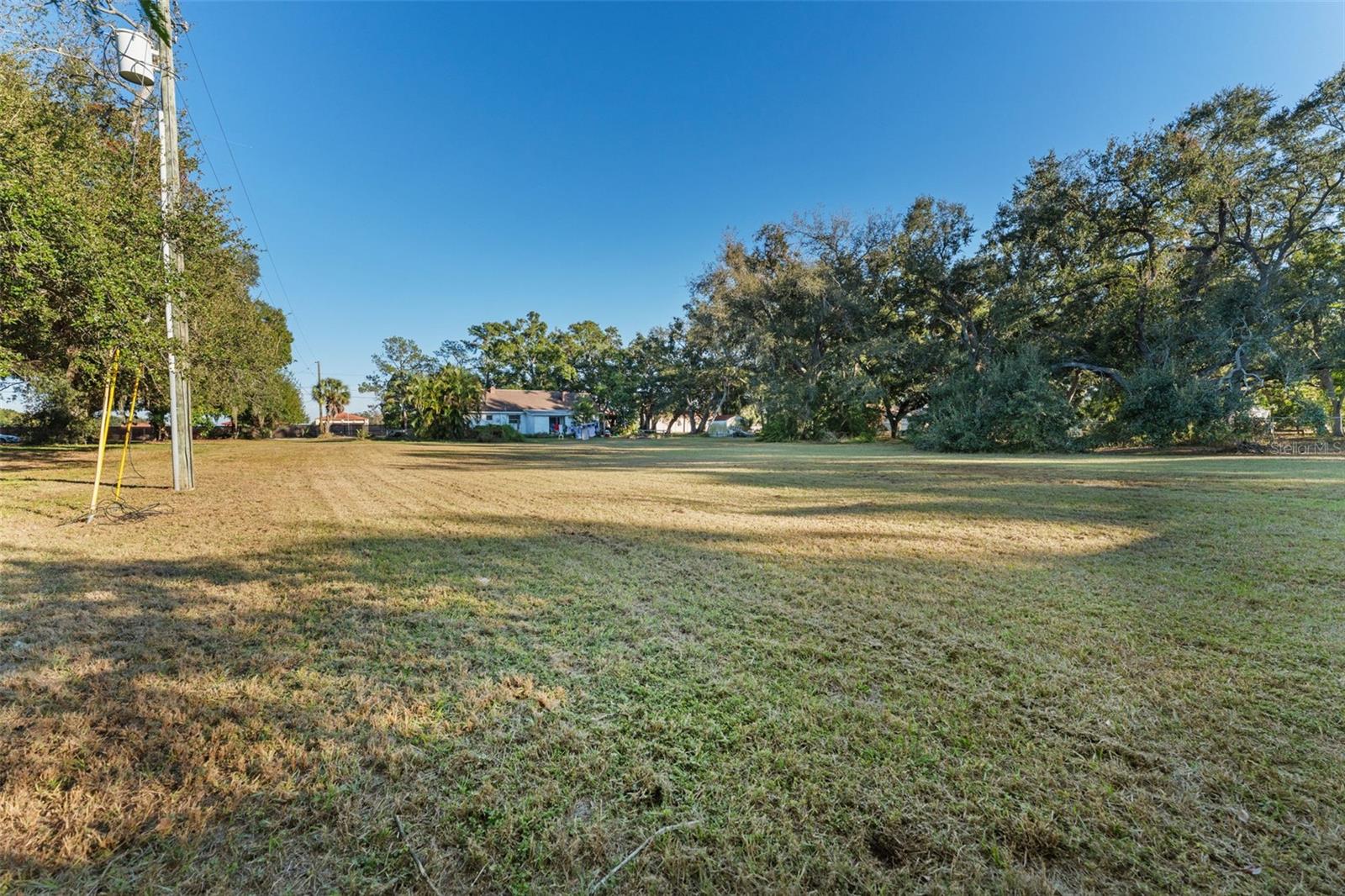 Listing photo id 7 for Manhattan Avenue S