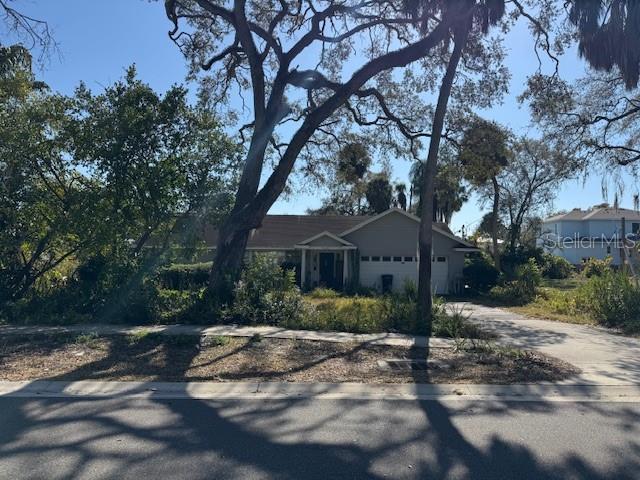 Image 2 of 5 For 4704 Estrella Street