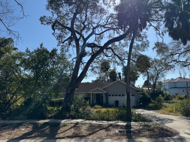 Image 3 of 5 For 4704 Estrella Street