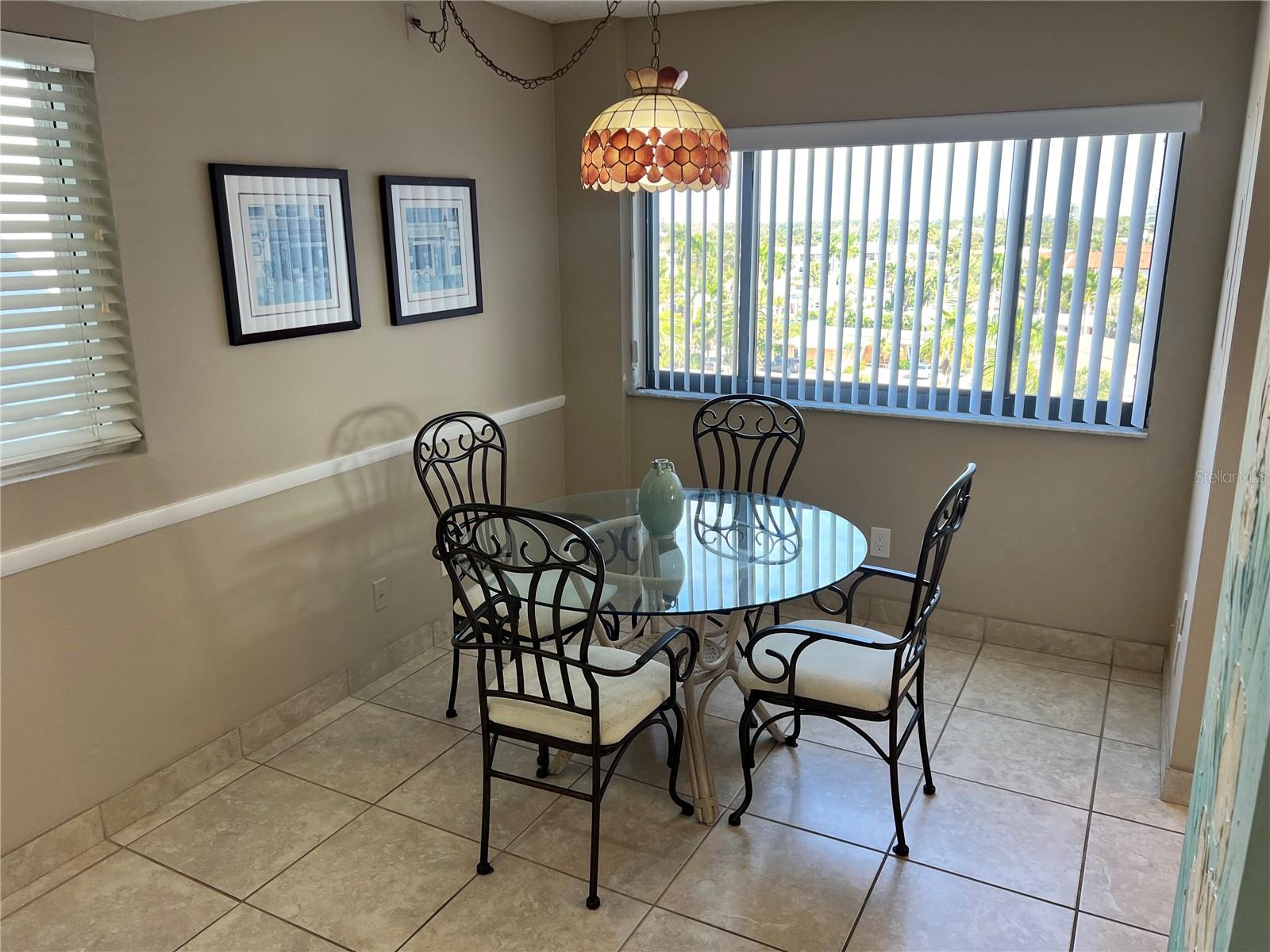 Image 4 of 33 For 1001 Point Of Rocks Road 608