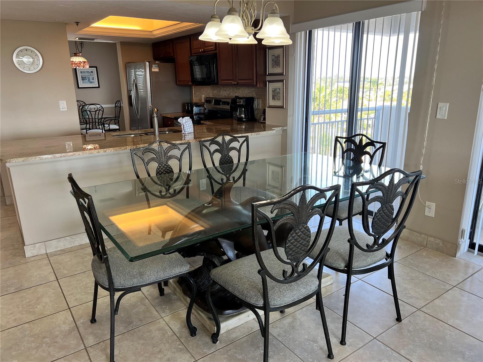 Image 6 of 33 For 1001 Point Of Rocks Road 608