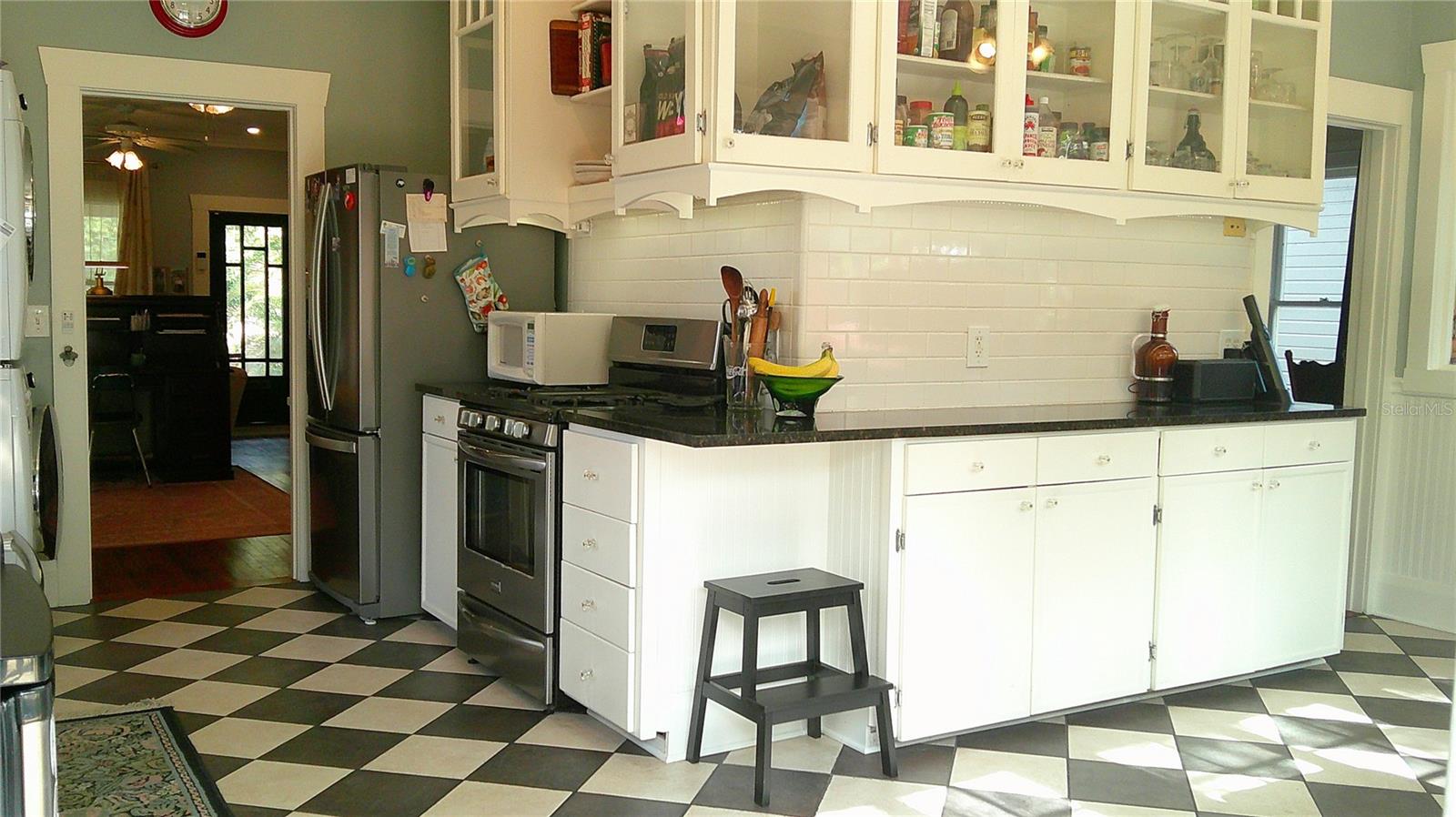 Image 14 of 34 For 303 Plymouth Street