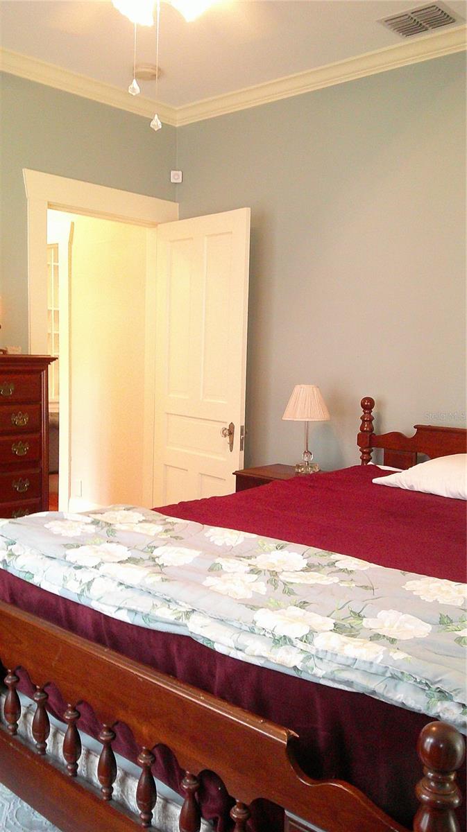 Image 19 of 34 For 303 Plymouth Street