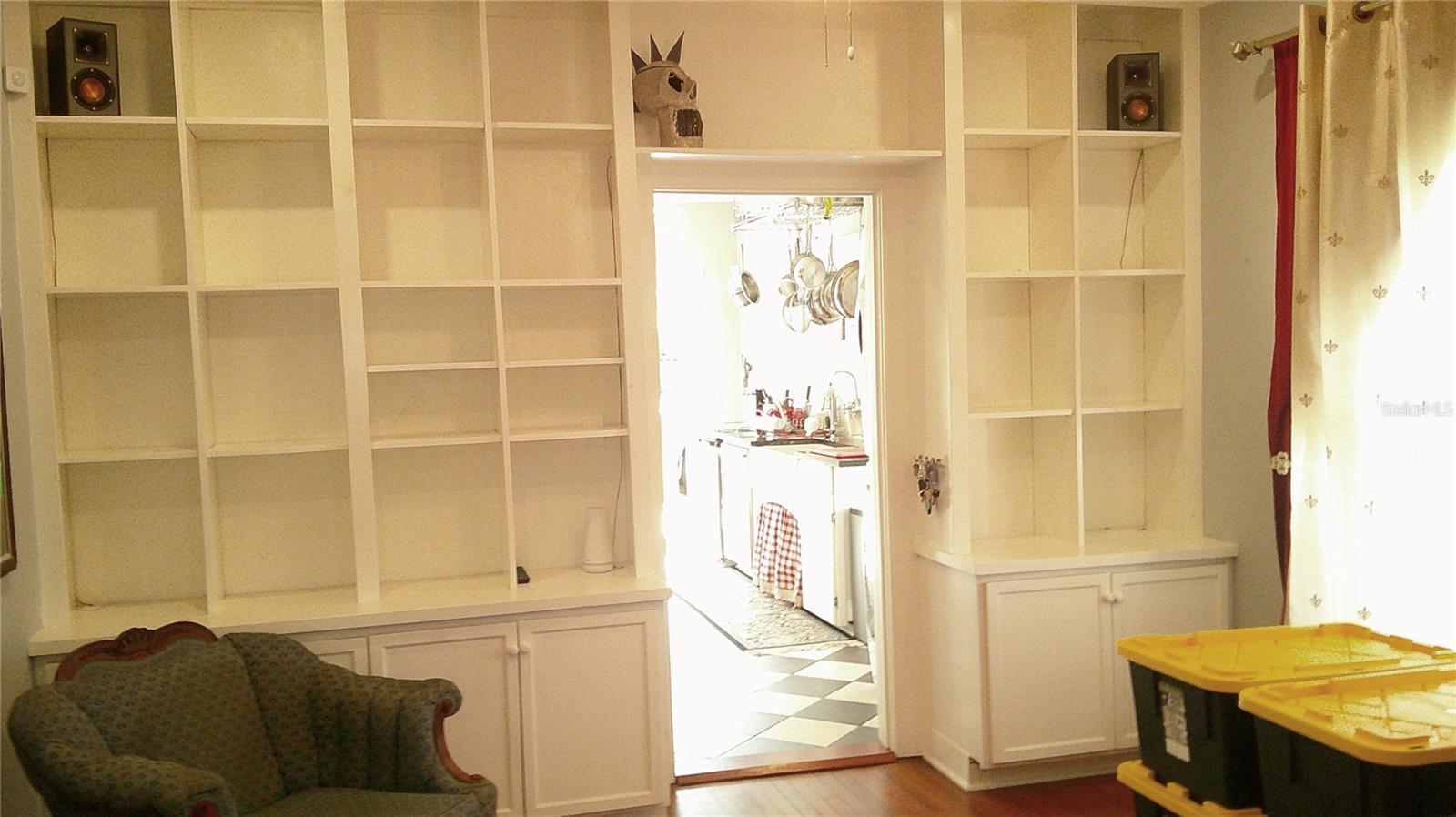 Image 22 of 34 For 303 Plymouth Street