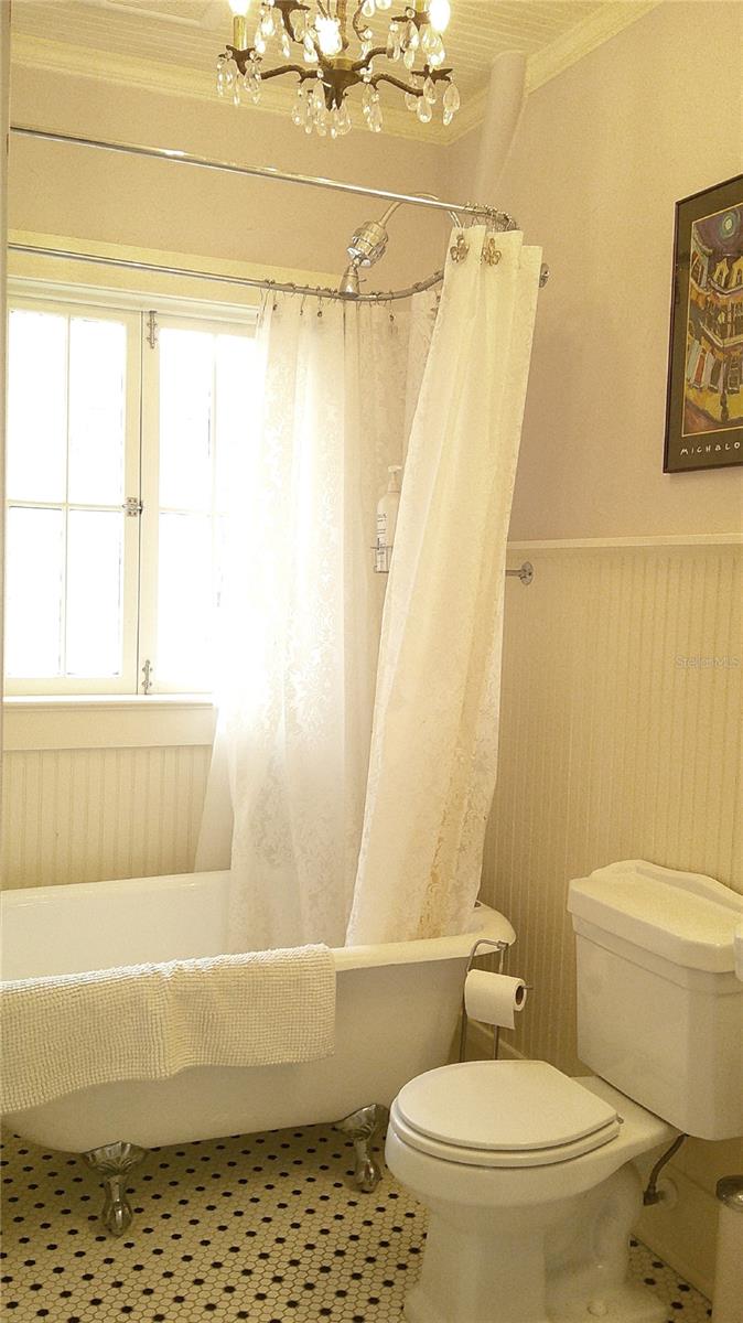 Image 25 of 34 For 303 Plymouth Street