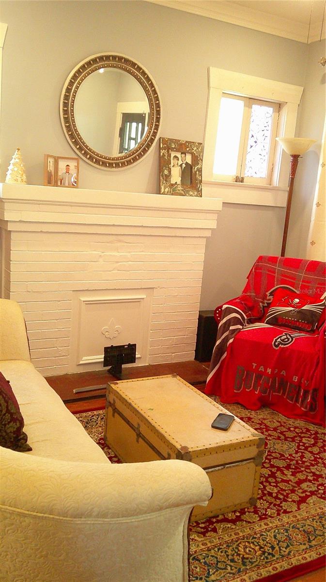 Image 5 of 34 For 303 Plymouth Street