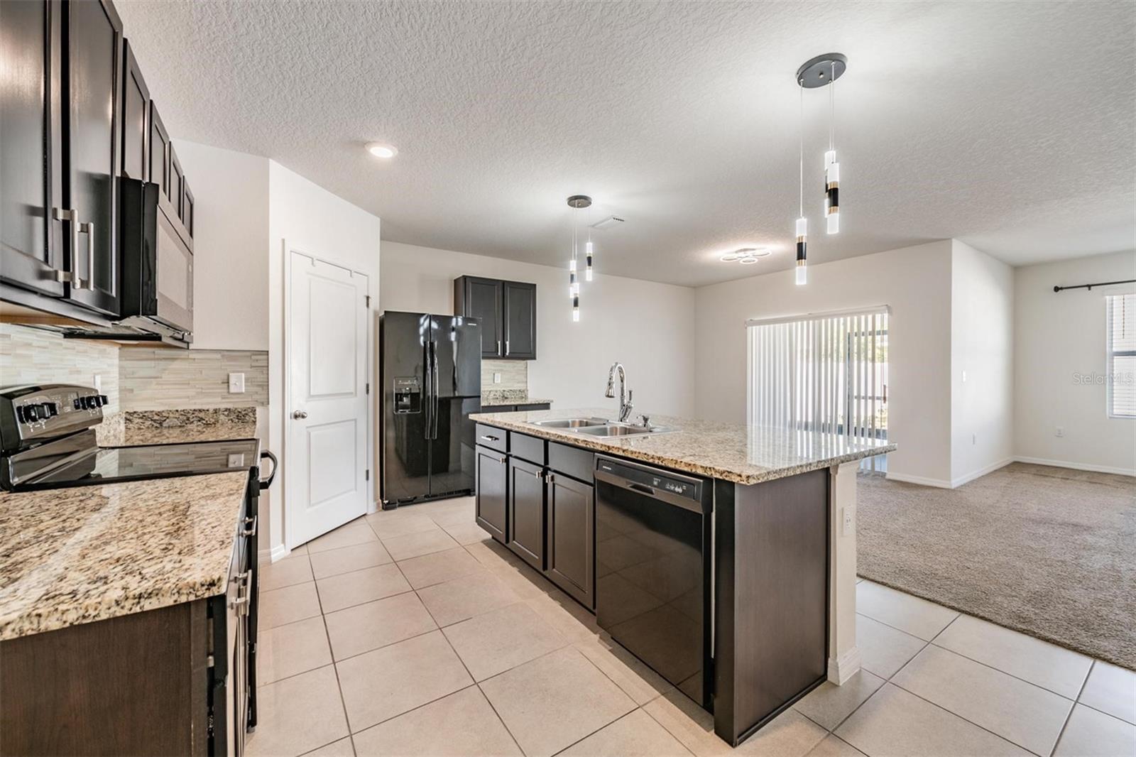 Image 15 of 39 For 10210 Golden Light Court