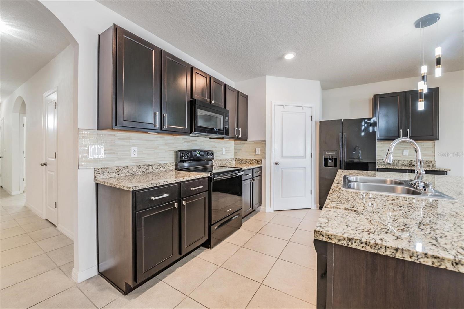 Image 16 of 39 For 10210 Golden Light Court