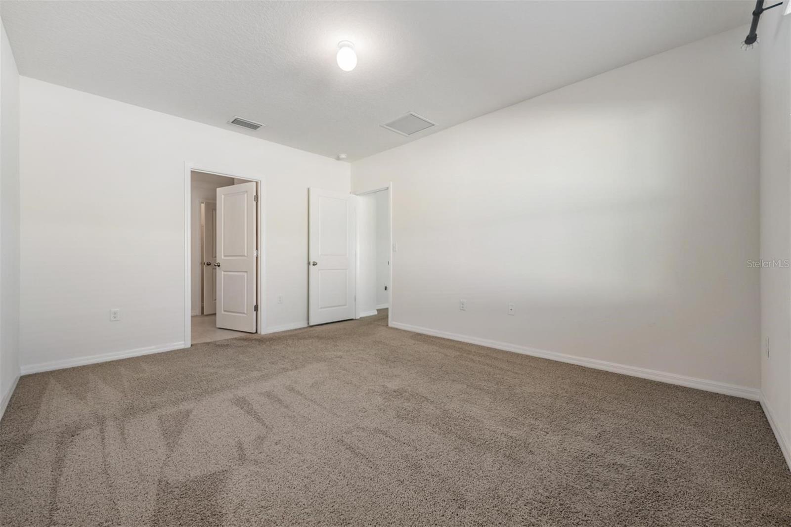 Image 25 of 39 For 10210 Golden Light Court