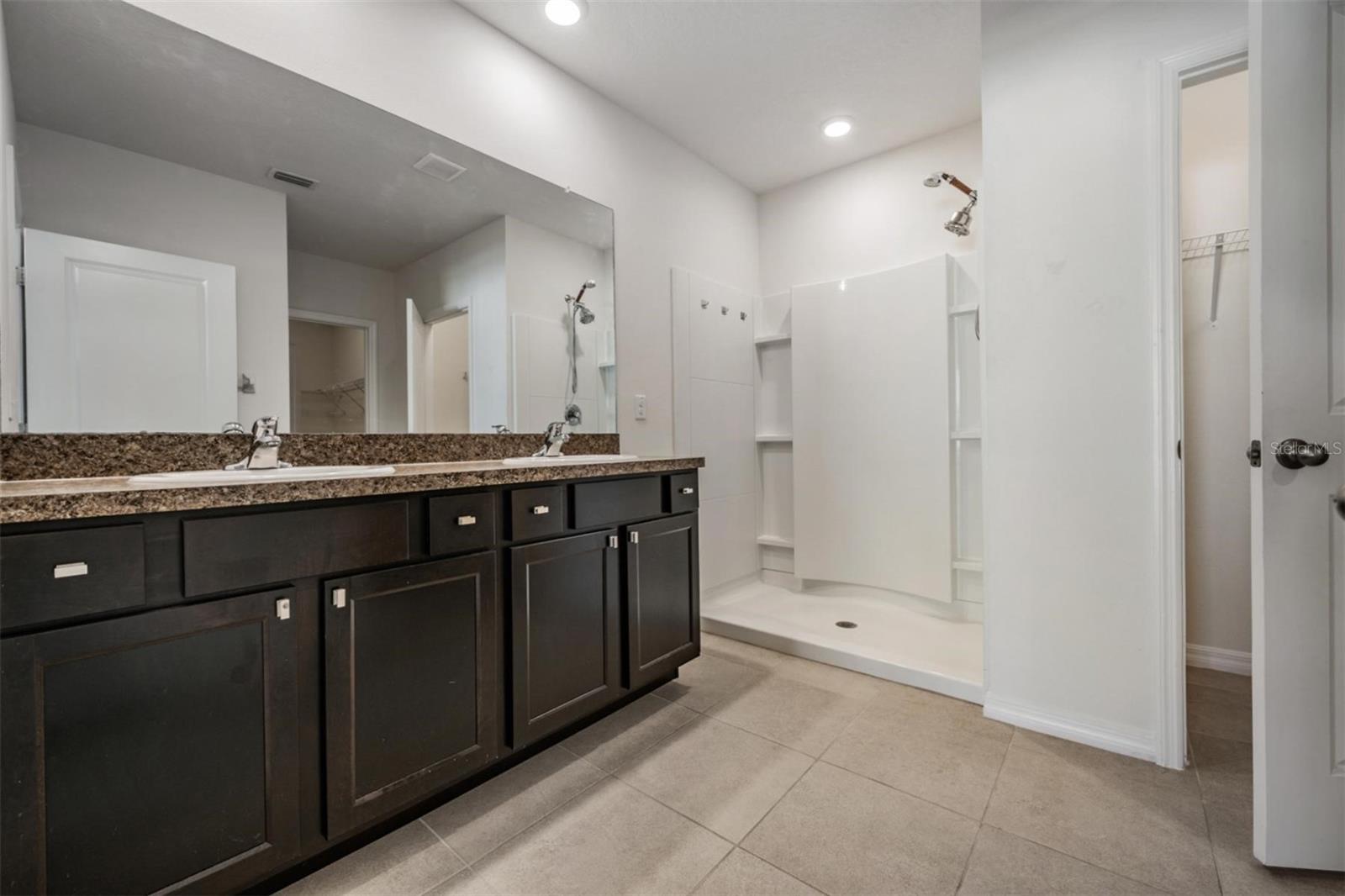 Image 27 of 39 For 10210 Golden Light Court