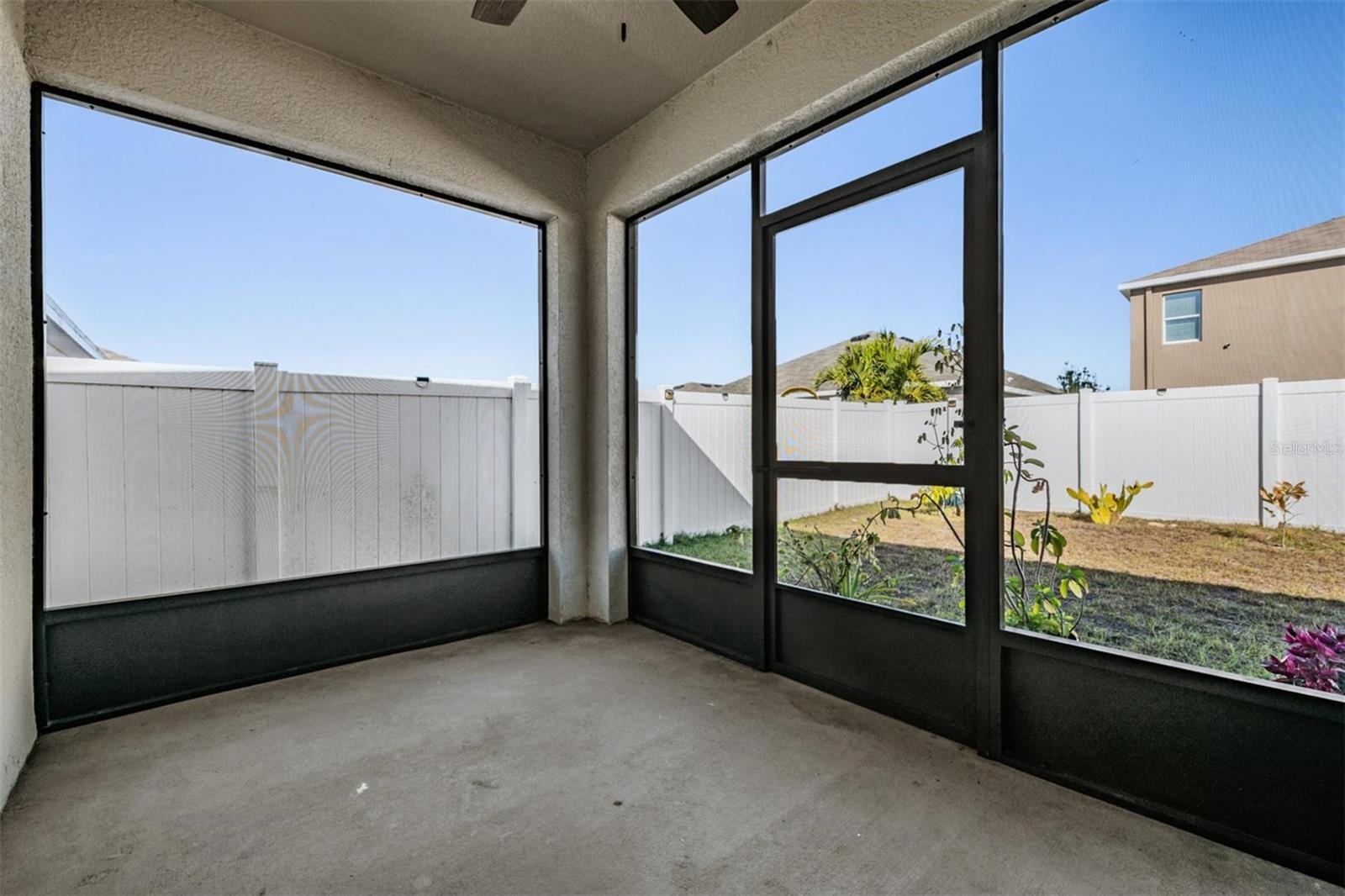 Image 28 of 39 For 10210 Golden Light Court