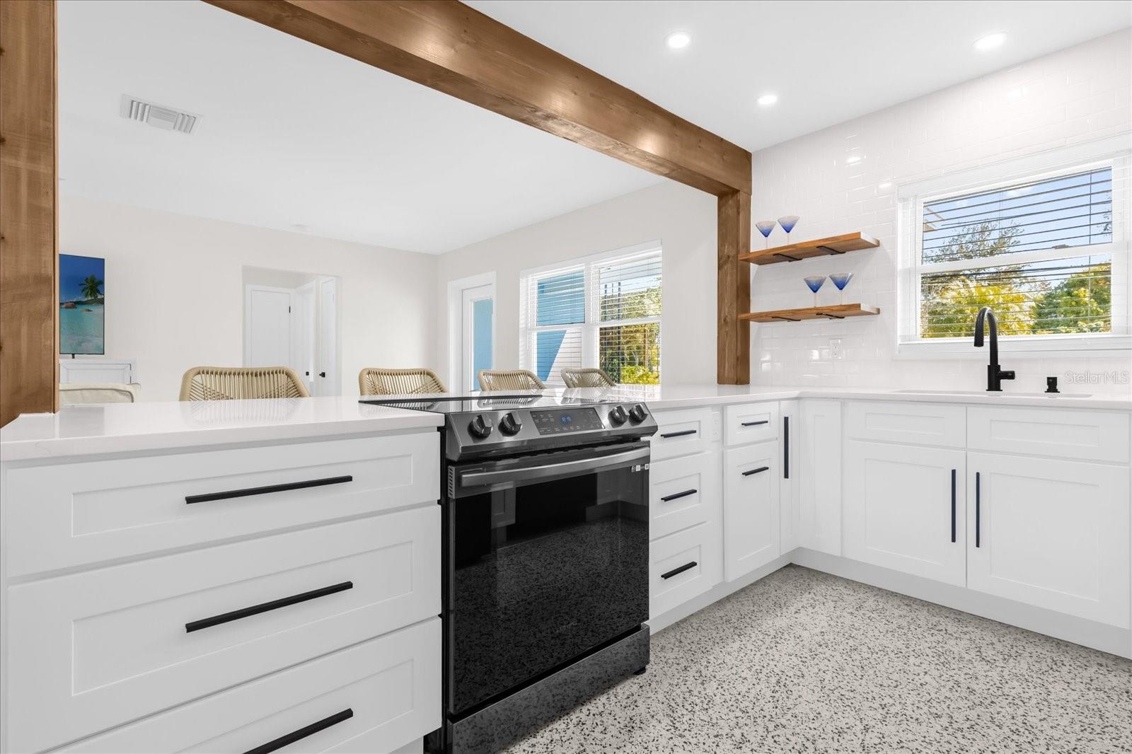 Image 11 of 47 For 12366 137th Street N