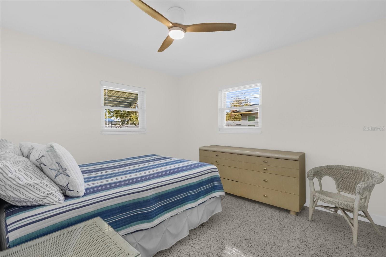 Image 21 of 47 For 12366 137th Street N